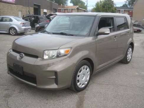 Used 2012 Scion xB image 1