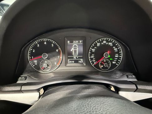 Used 2014 Volkswagen Eos Komfort FWD image 31