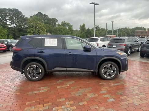 Used 2026 Nissan Rogue SV FWD image 16