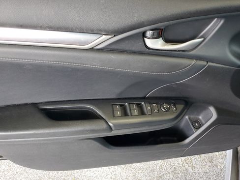 Used 2016 Honda Civic Touring image 14
