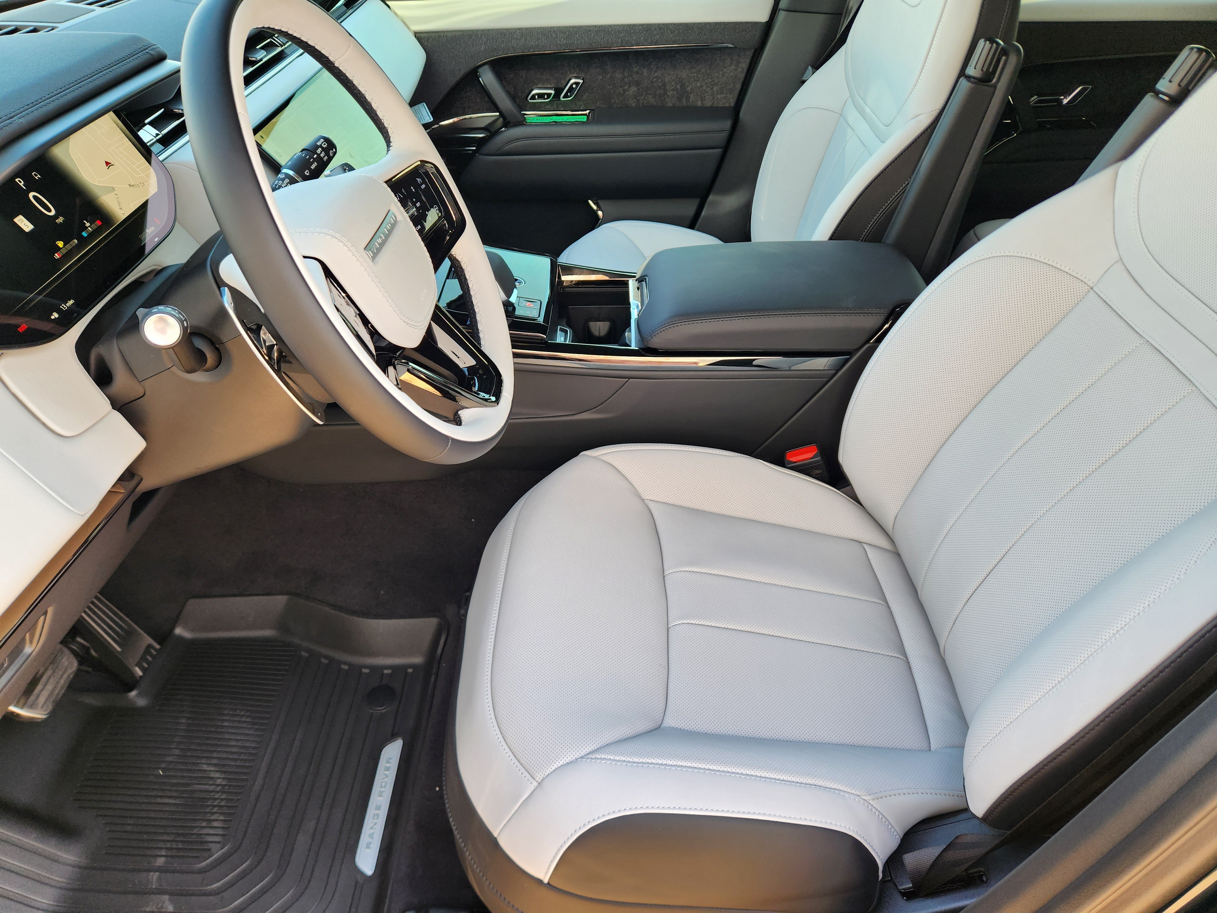 New 2026 Land Rover Range Rover Sport Dynamic SE AWD/4WD image 13