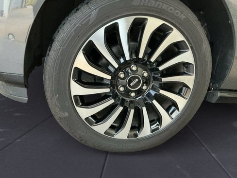Used 2022 Lincoln Navigator Black Label AWD/4WD image 14