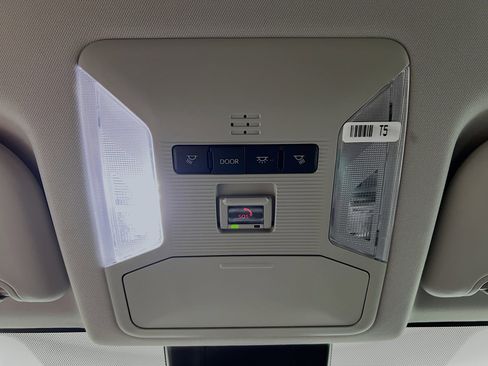 Used 2024 Toyota RAV4 LE image 21