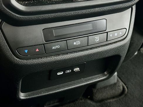 Used 2024 Honda Pilot EX-L image 31