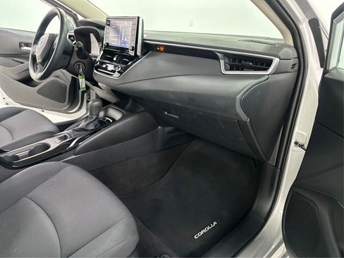 Used 2021 Toyota Corolla LE image 28