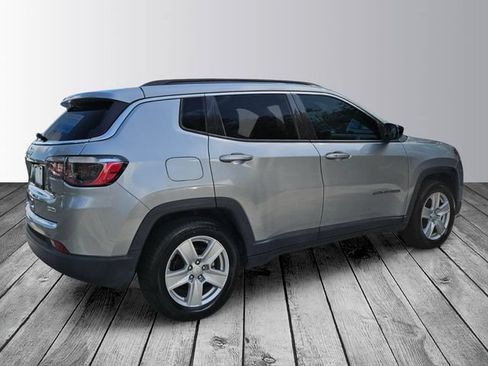 Used 2022 Jeep Compass Latitude FWD image 5