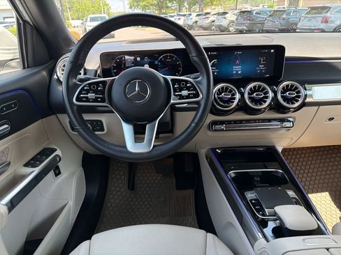 Used 2020 Mercedes-Benz GLB 250 4MATIC image 3