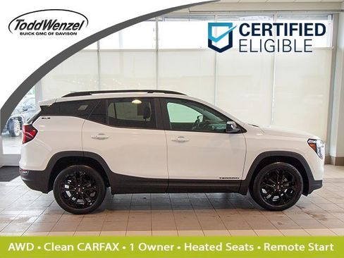 Used 2022 GMC Terrain SLE w/ Driver Convenience Package image 1