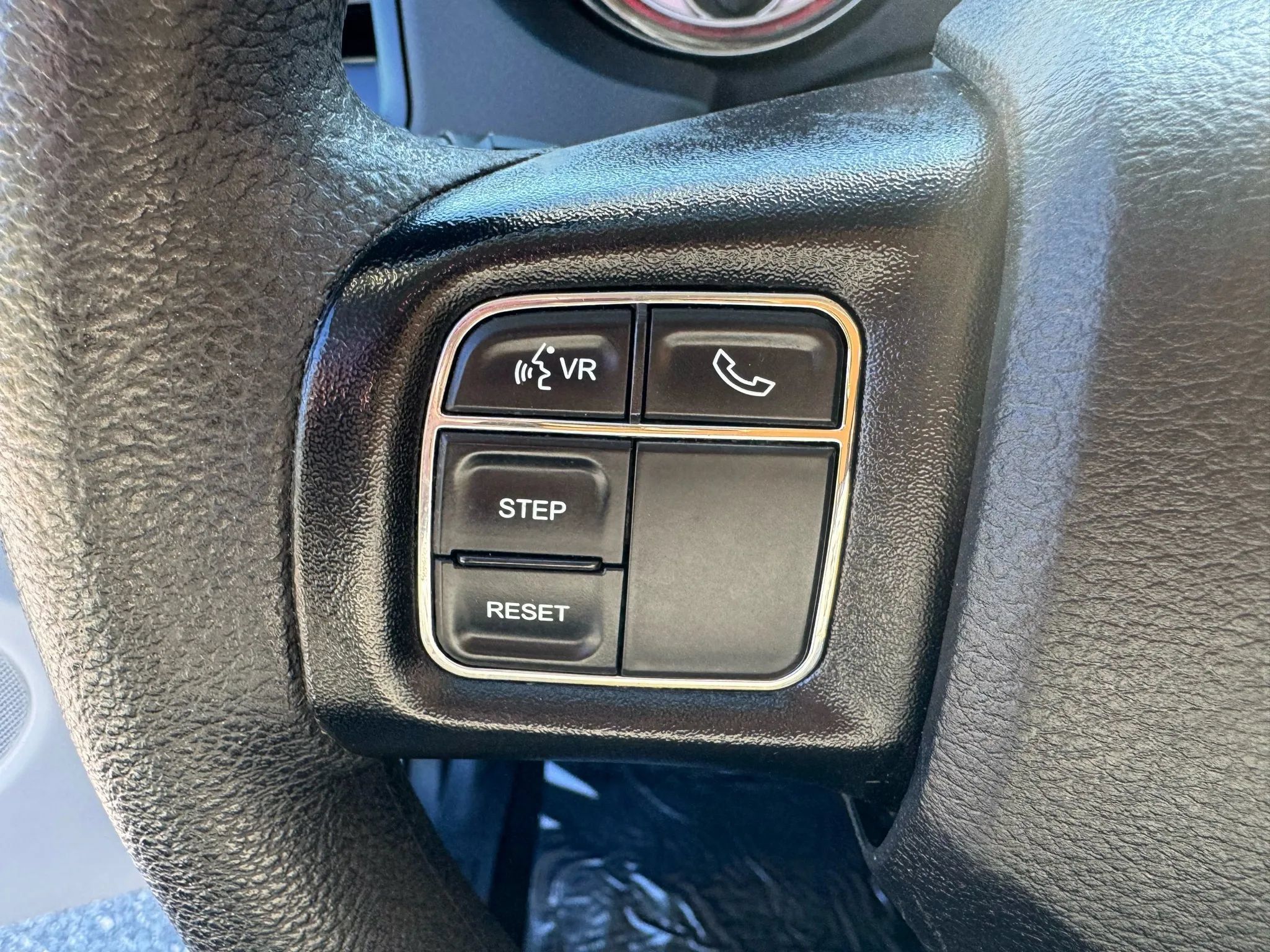 Used 2018 Dodge Grand Caravan SE w/ UConnect Hands-Free Group FWD image 17