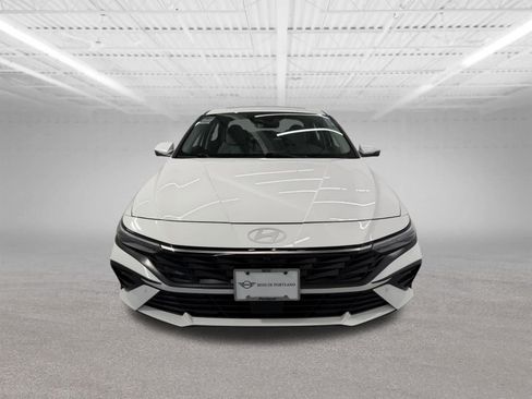 Used 2024 Hyundai Elantra Limited FWD image 8