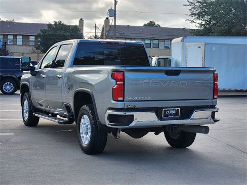 Used 2025 Chevrolet Silverado 2500 LTZ w/ LTZ Convenience Package AWD/4WD image 2