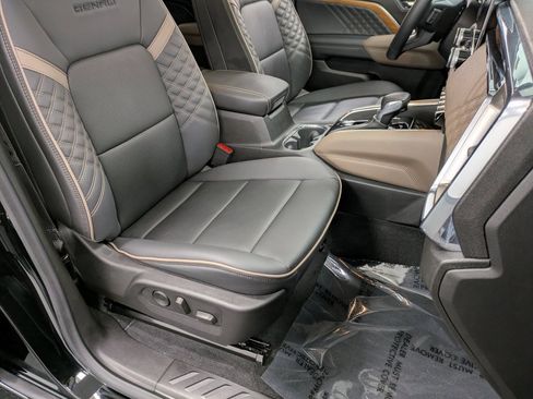 Used 2024 GMC Canyon Denali image 28