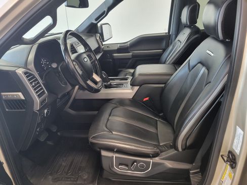 Used 2018 Ford F150 Platinum w/ Equipment Group 701A Luxury AWD/4WD image 9