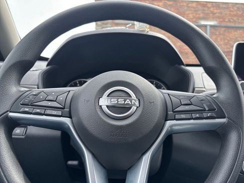 Used 2025 Nissan Altima 2.5 SV FWD image 27