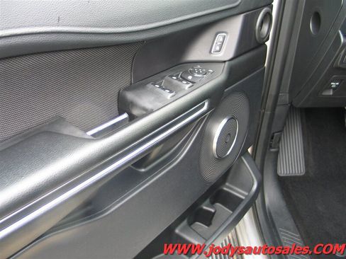 Used 2019 Ford Expedition Max XL AWD/4WD image 3