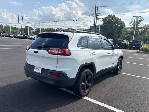 Used 2015 Jeep Cherokee Latitude w/ Cold Weather Group AWD/4WD image 7