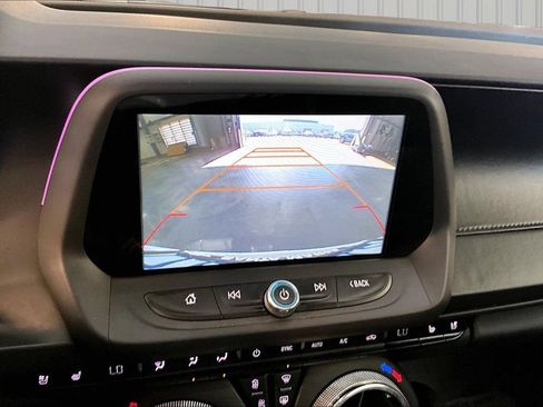 Used 2016 Chevrolet Camaro SS RWD image 10