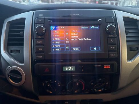 Used 2013 Toyota Tacoma 4x4 Access Cab V6 image 25