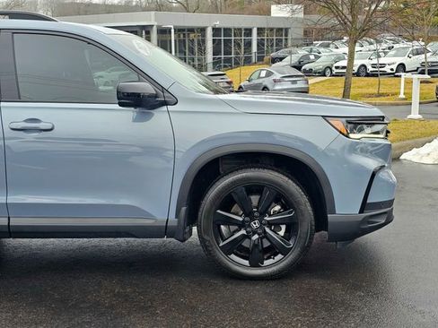 Used 2025 Honda Pilot Black Edition image 6