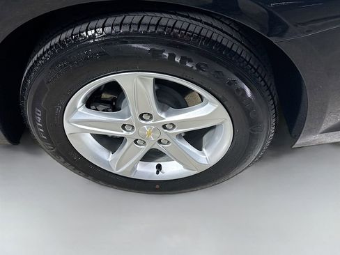 Used 2023 Chevrolet Malibu LS FWD image 9