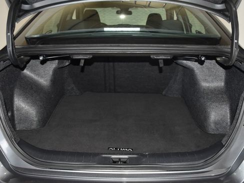 Used 2025 Nissan Altima 2.5 SV FWD image 28