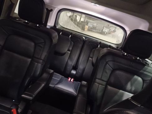 Used 2024 Lincoln Aviator Reserve w/ Equipment Group 201A image 7