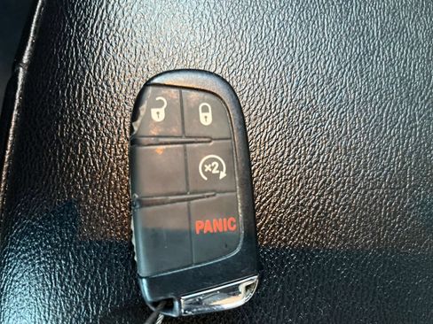 Used 2025 Jeep Compass Limited AWD/4WD image 25