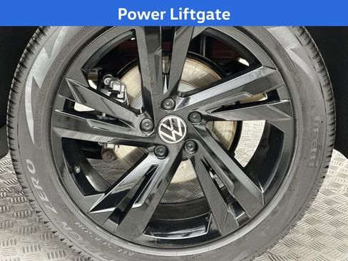 Used 2024 Volkswagen Tiguan SE R-Line image 12