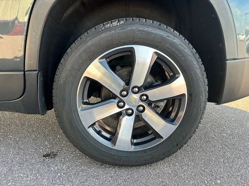 Used 2021 Chevrolet Traverse LT w/ LT Premium Package AWD/4WD image 43