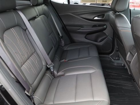 Certified 2025 Buick Envista Avenir FWD image 27