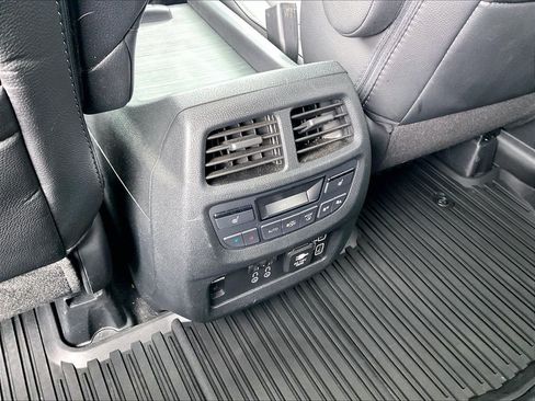 Used 2022 Honda Pilot Touring image 28