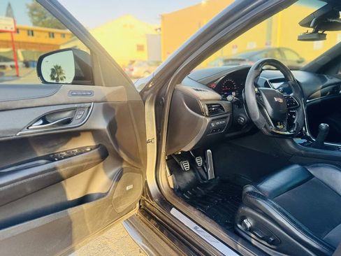 Used 2017 Cadillac ATS V w/ Luxury Package image 24