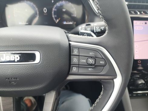 New 2025 Jeep Grand Cherokee Limited w/ Luxury Tech Group II image 16