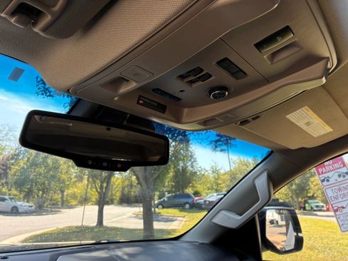 Used 2015 Cadillac Escalade Premium AWD/4WD image 27