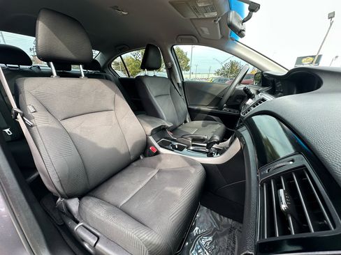Used 2017 Honda Accord LX image 11