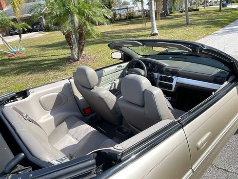 Used 2006 Chrysler Sebring Touring image 17