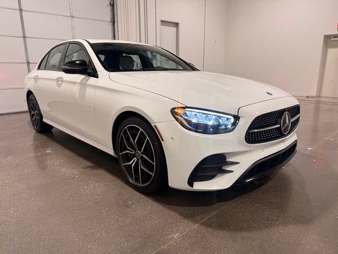 Used 2022 Mercedes-Benz E 350 Sedan w/ AMG Line Exterior image 3