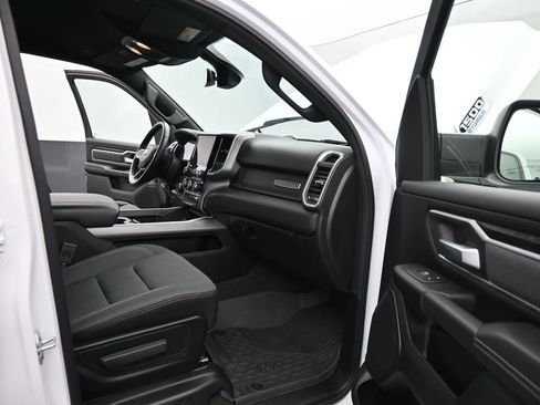 Used 2022 RAM 1500 Big Horn AWD/4WD image 17