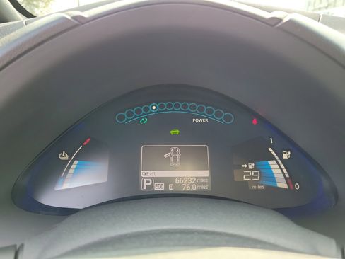 Used 2013 Nissan Leaf S image 24