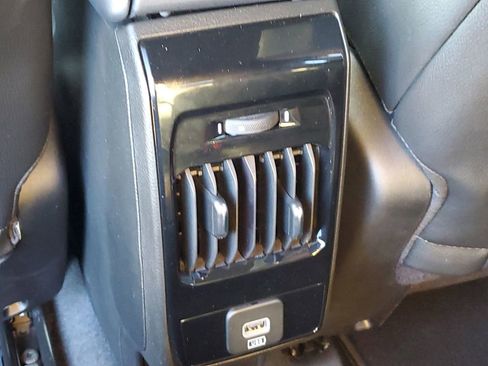 Used 2025 Jeep Compass Limited image 30