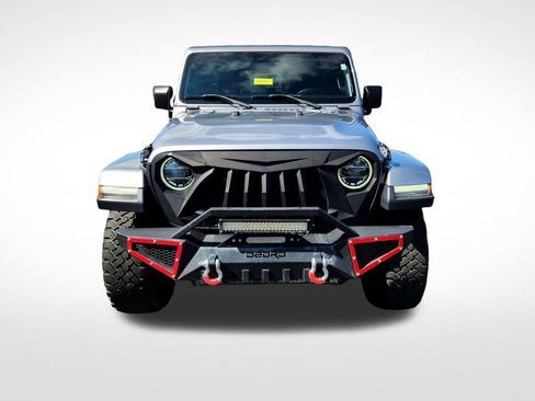 Used 2018 Jeep Wrangler Unlimited Sahara image 2