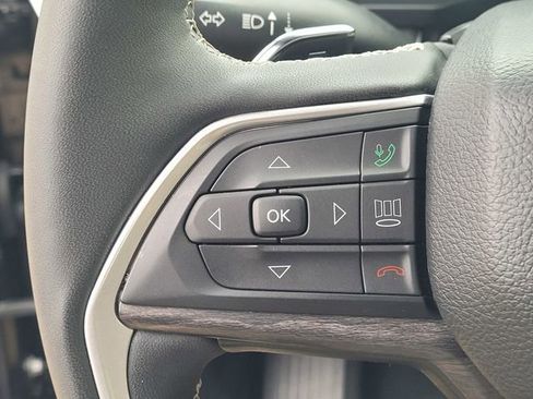 Used 2024 Jeep Grand Cherokee Limited image 15