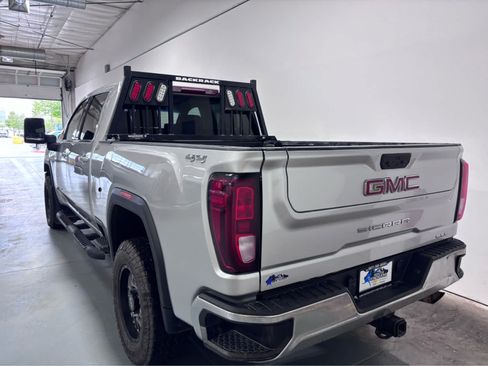 Used 2022 GMC Sierra 2500 SLE w/ SLE Convenience Package AWD/4WD image 3