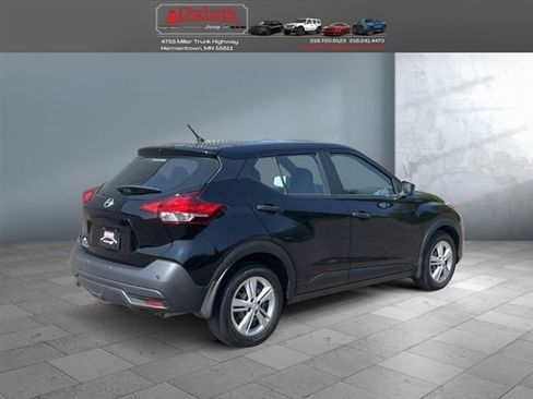 Used 2020 Nissan Kicks S image 6