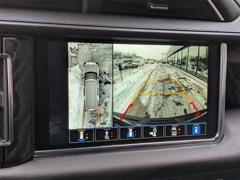 Used 2023 GMC Yukon XL Denali image 23