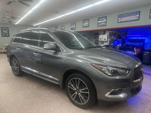 Used 2017 INFINITI QX60 Base AWD 4dr SUV w/ Deluxe Technology Package image 8