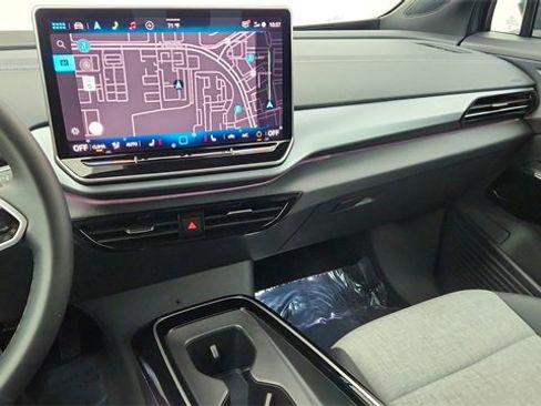 Used 2025 Volkswagen ID.4 Pro image 45