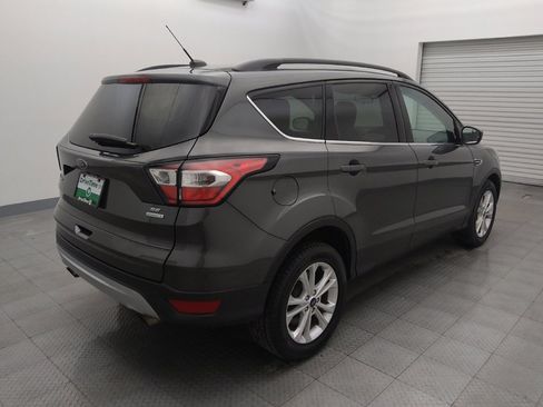 Used 2018 Ford Escape SE image 9