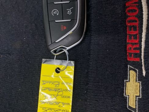 Used 2025 Cadillac XT4 Premium Luxury image 28