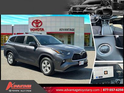 Used 2023 Toyota Highlander LE